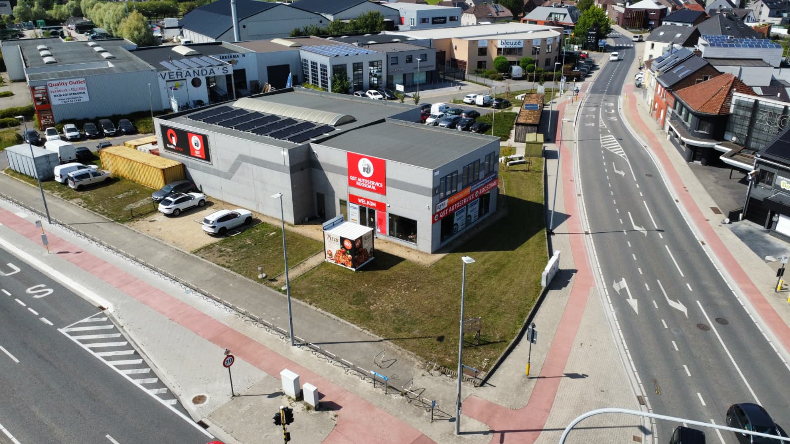 Garage QST Autoservice Roosdaal - Vue extérieure du garage automobile
