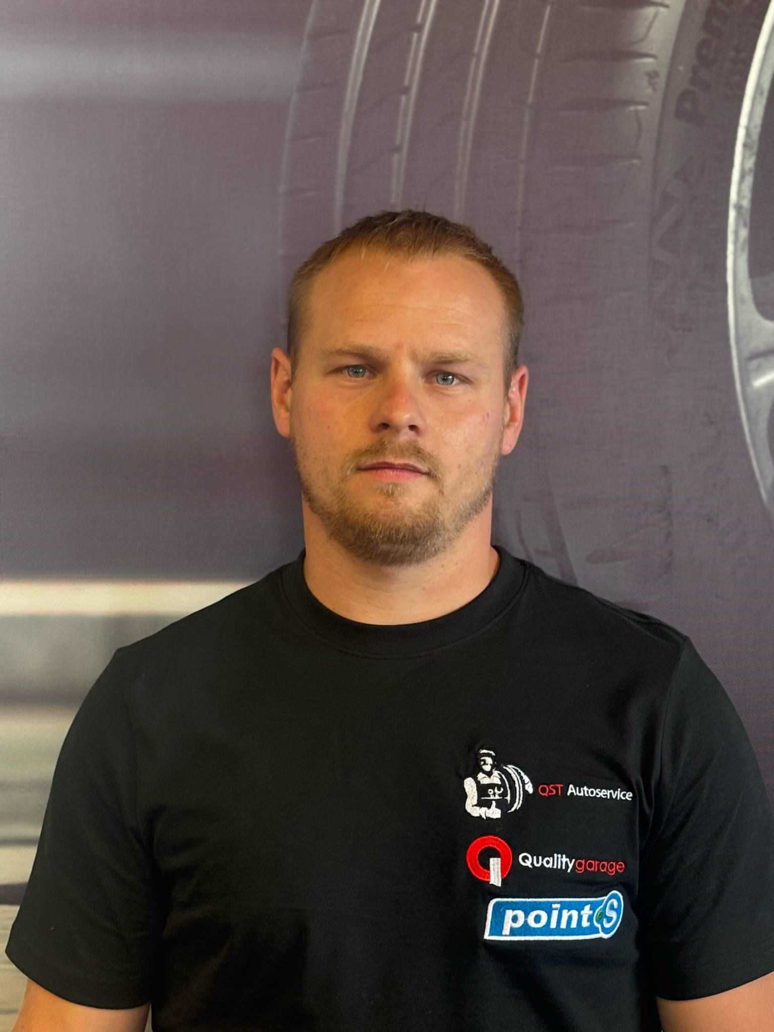 Cédric - Mobile Tire Service chez QST Autoservice Roosdaal